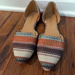 Woven fabric flats